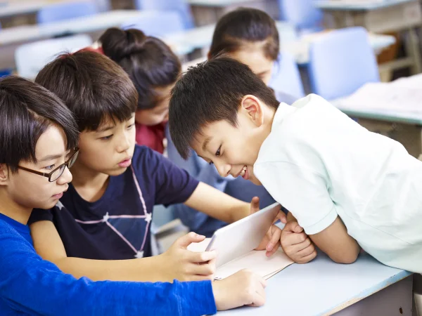 Kids coding teamwork